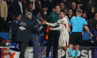 Netos knuff mot en bollpojke utlöser kontrovers