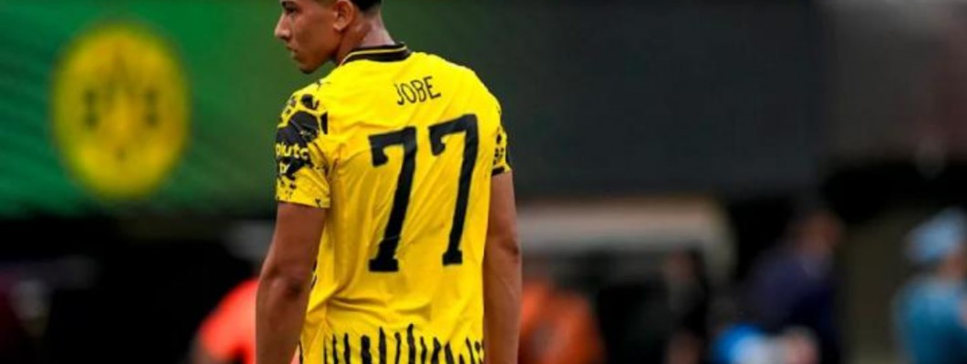 Försäljningen av de nya stjärntröjorna från familjen Bellingham blomstrar