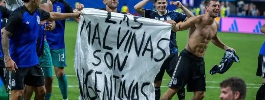 Kontrovers utbryter kring argentinska spelares Falklandsöarna-banderoll