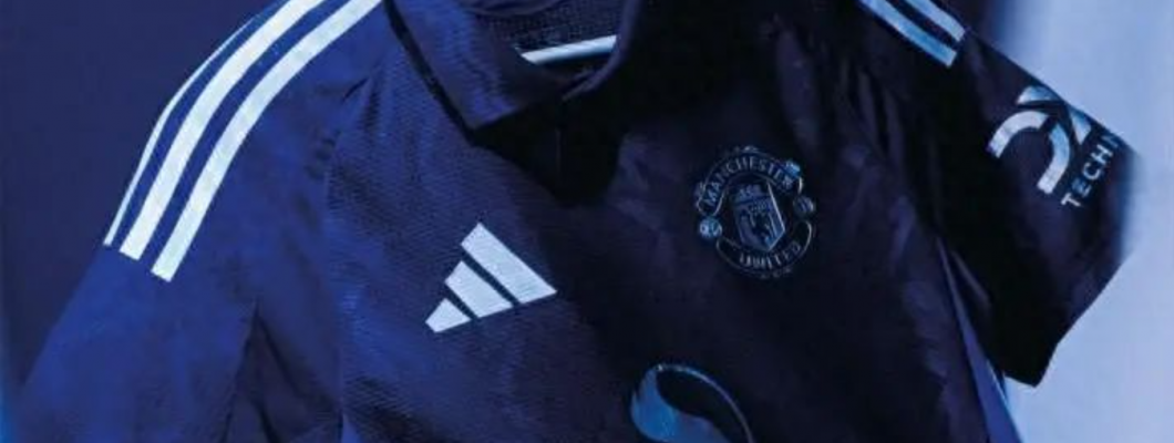 Ny fotbollströjor med ljus och mörkblå