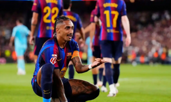 Kaptenen bär fanan för Barcelonas anfall