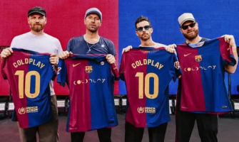Barcelona lanserar Coldplay co-branded fotbollströjor