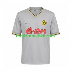 Borussia Dortmund Retro Män Borta Matchtröja 2002 Kortärmad